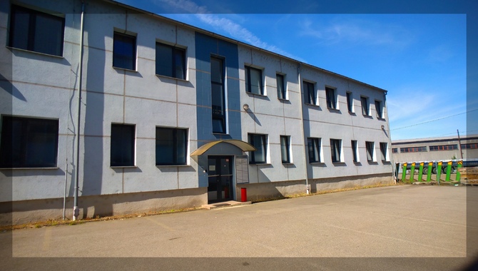 Kancelář u centra města s parkováním